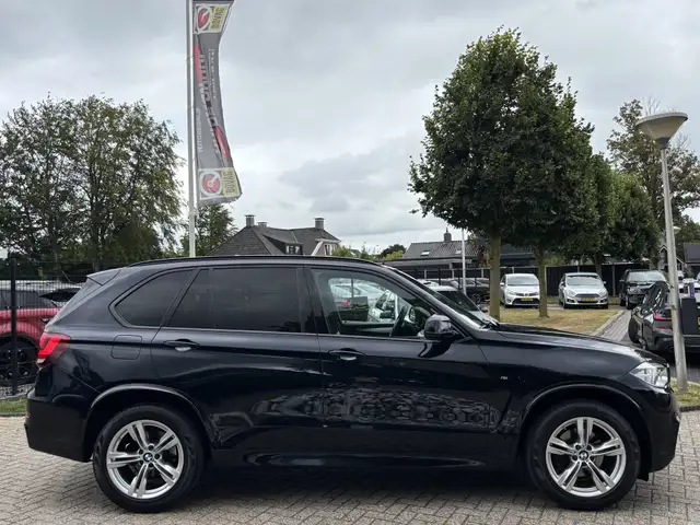BMW X5 view 4