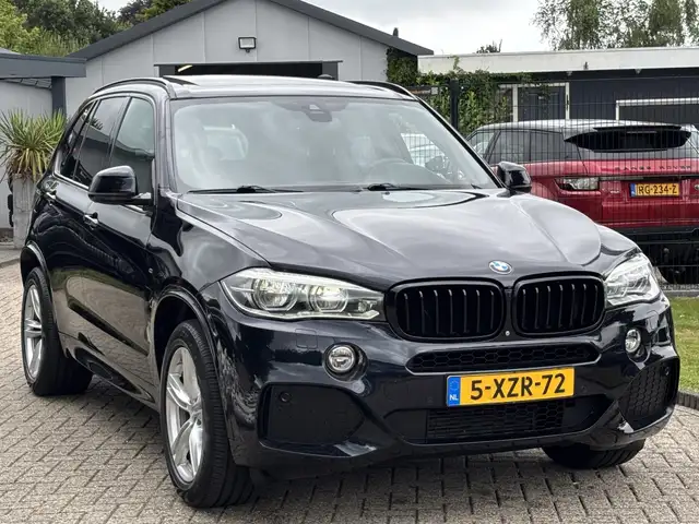 BMW X5 view 3