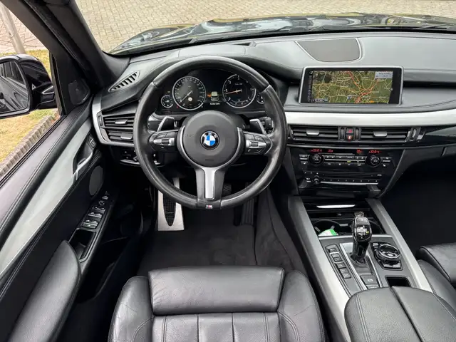 BMW X5 view 12