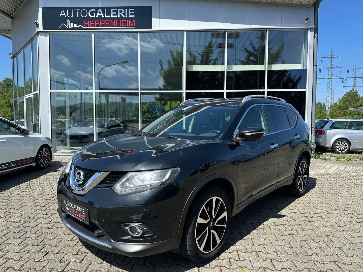 Nissan X-Trail Tekna4x4/AUT/NAV/LED/PANO/TEMP/R-KAM/PDC Schwarz - 1