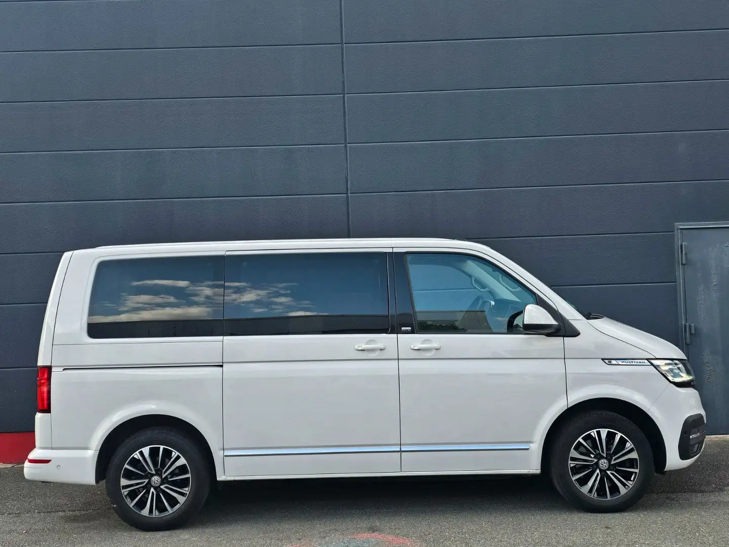 Volkswagen T6 Multivan 6.1 Comfortline 4Motion Wit - 2