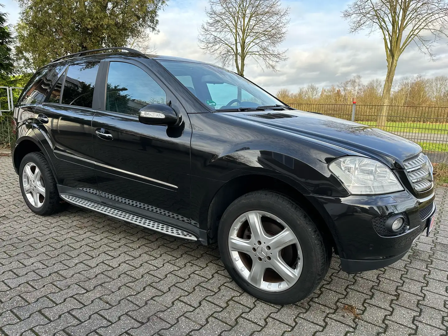 Mercedes-Benz ML 320 CDI M -Klasse (BM 164) Schwarz - 2