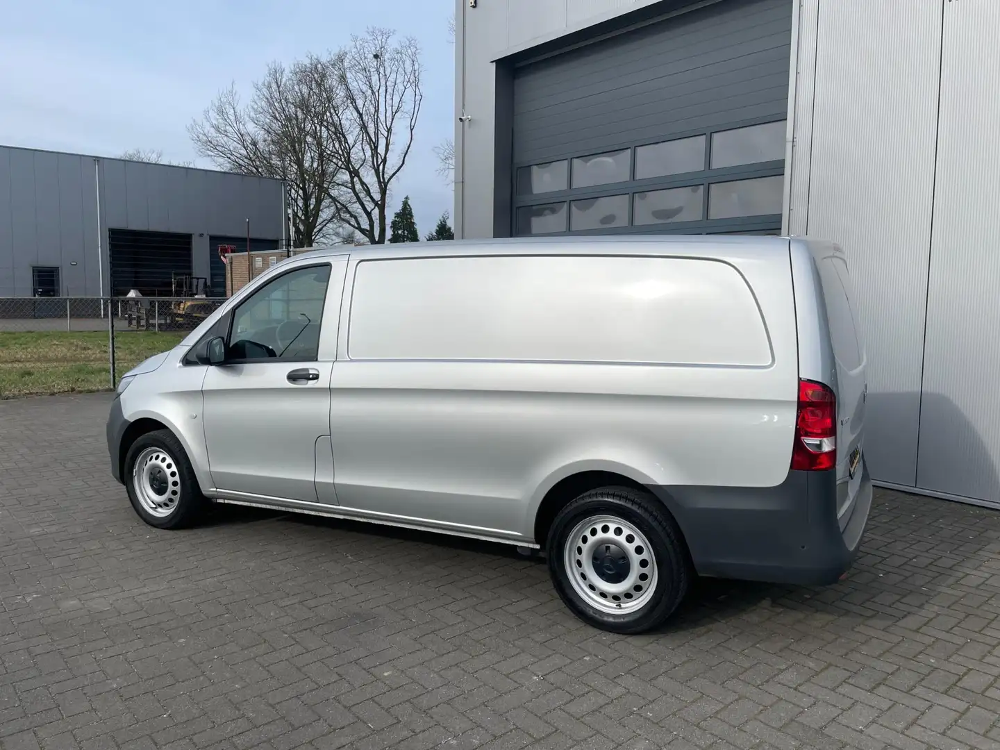 Mercedes-Benz Vito 114 CDI Aut. Lang Airco | Navigatie | Camera Gris - 2
