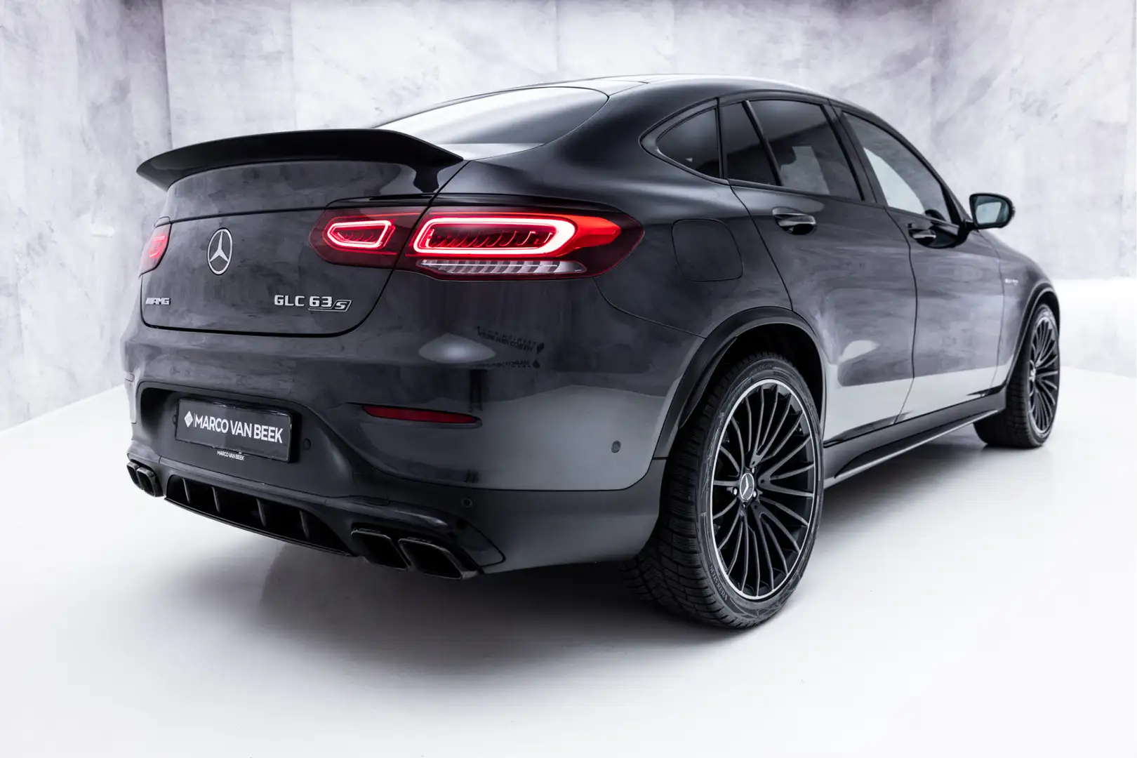 Mercedes-Benz GLC 63 AMG Coupé S 4MATIC+ Premium+ | Keramisch | Schuifdak | Grijs - 2