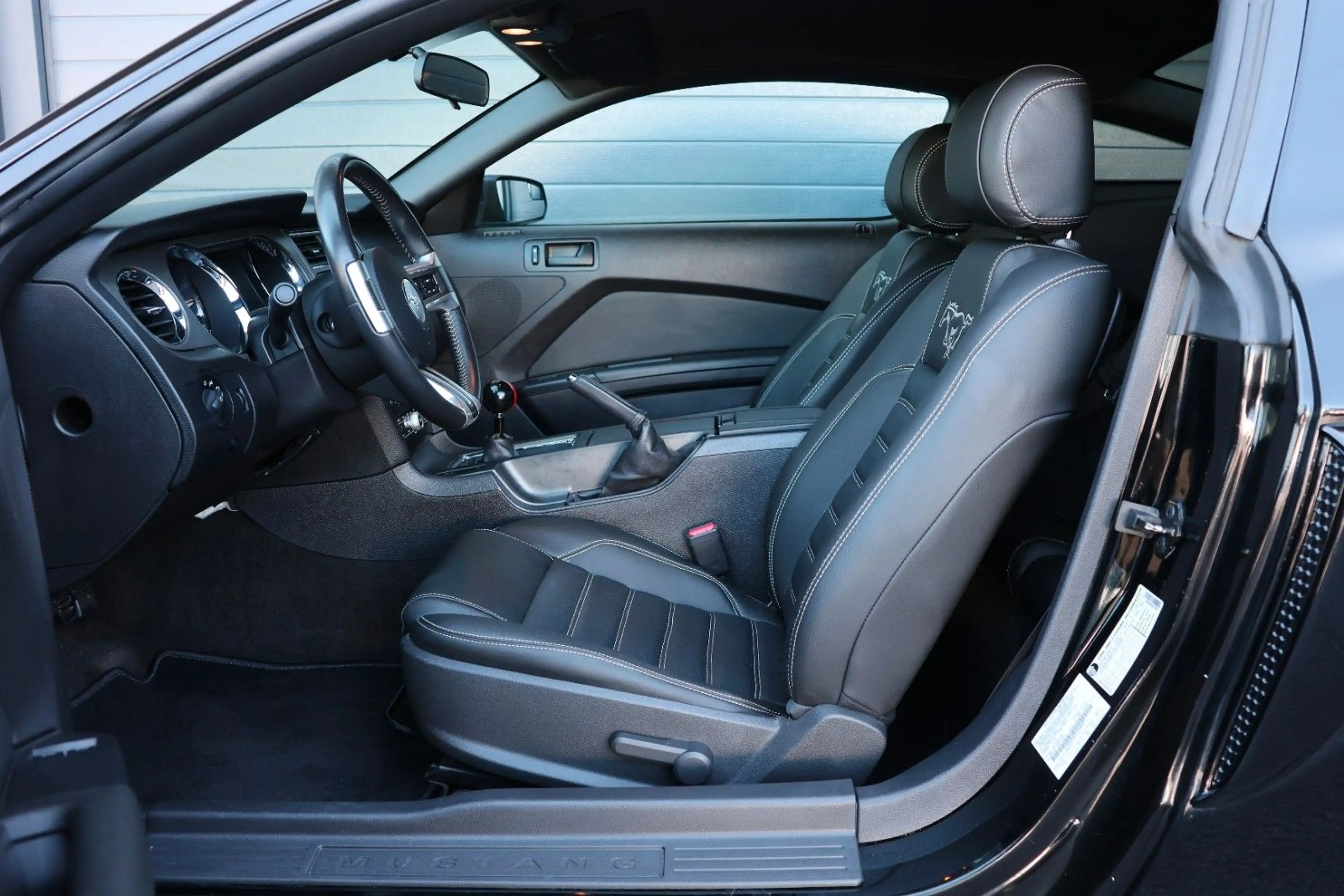 Ford Mustang V6 3.7/Xenon/SHZ/CarPlay/KAMERA/R19 — photo 15