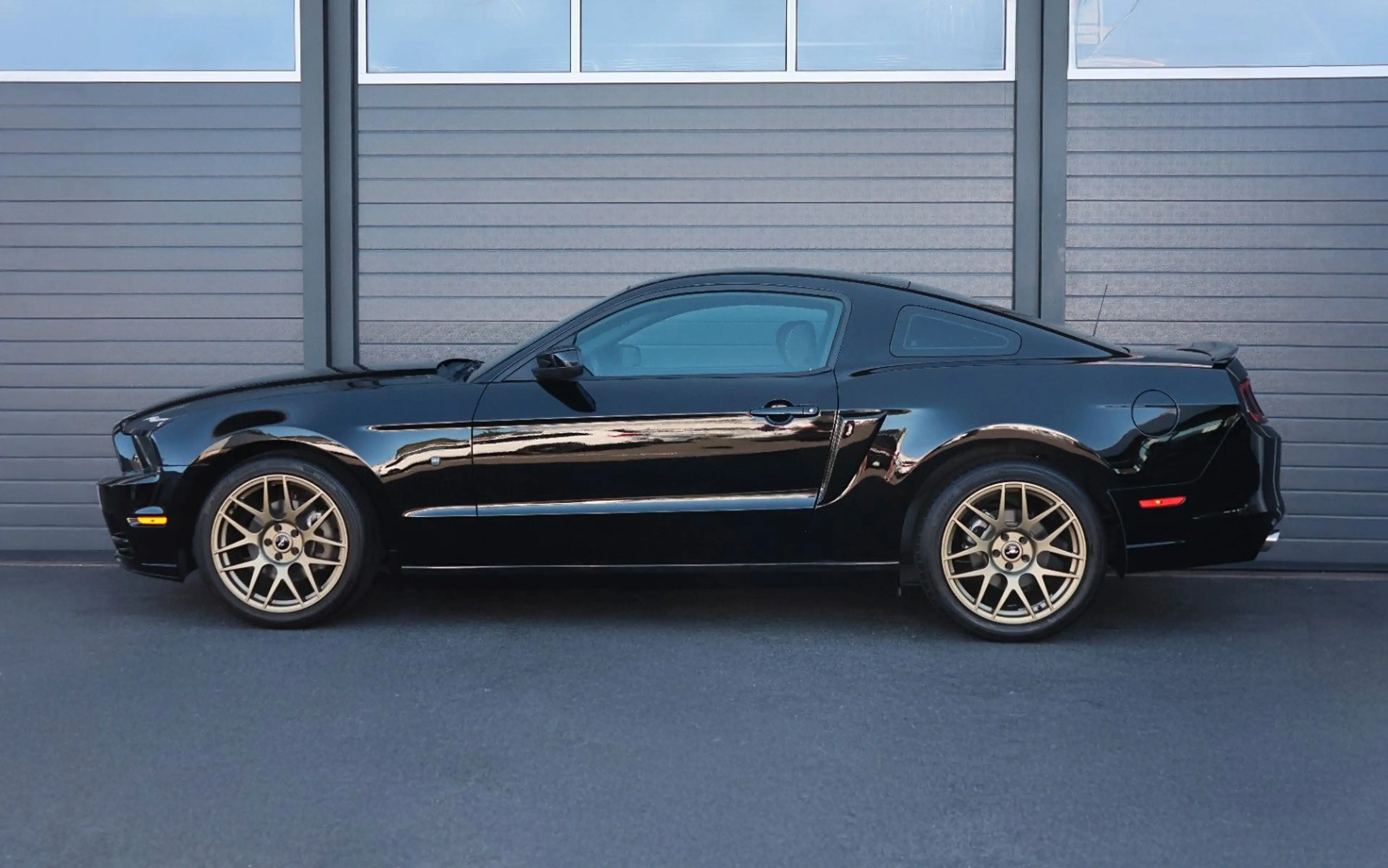 Ford Mustang V6 3.7/Xenon/SHZ/CarPlay/KAMERA/R19 — photo 4