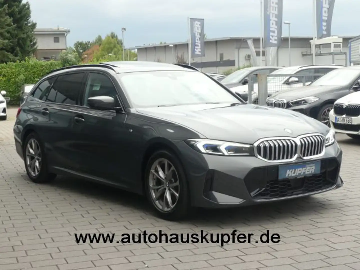 BMW 320 i Tour M Sportpaket PANO°AdLED°ACC°el.Sitze Grau - 2