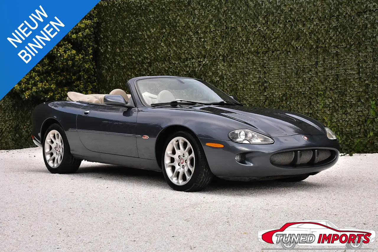 Jaguar XK8