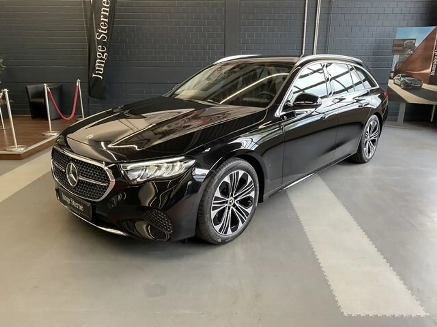 Mercedes-Benz E 200 E 200 T Avantgarde Distronic LED MBUX Kamera Klima Noir - 2