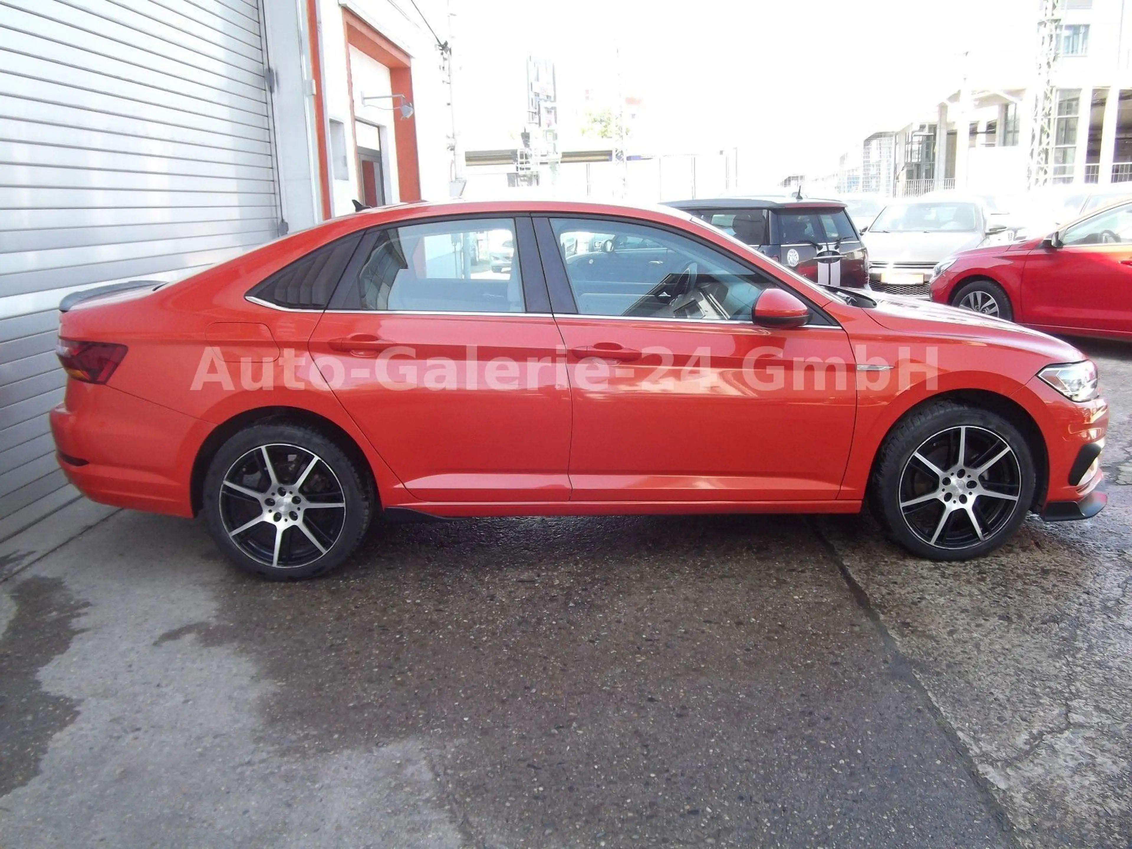 Volkswagen Jetta 1,4i R- Line Automatik wenig Km — photo 17