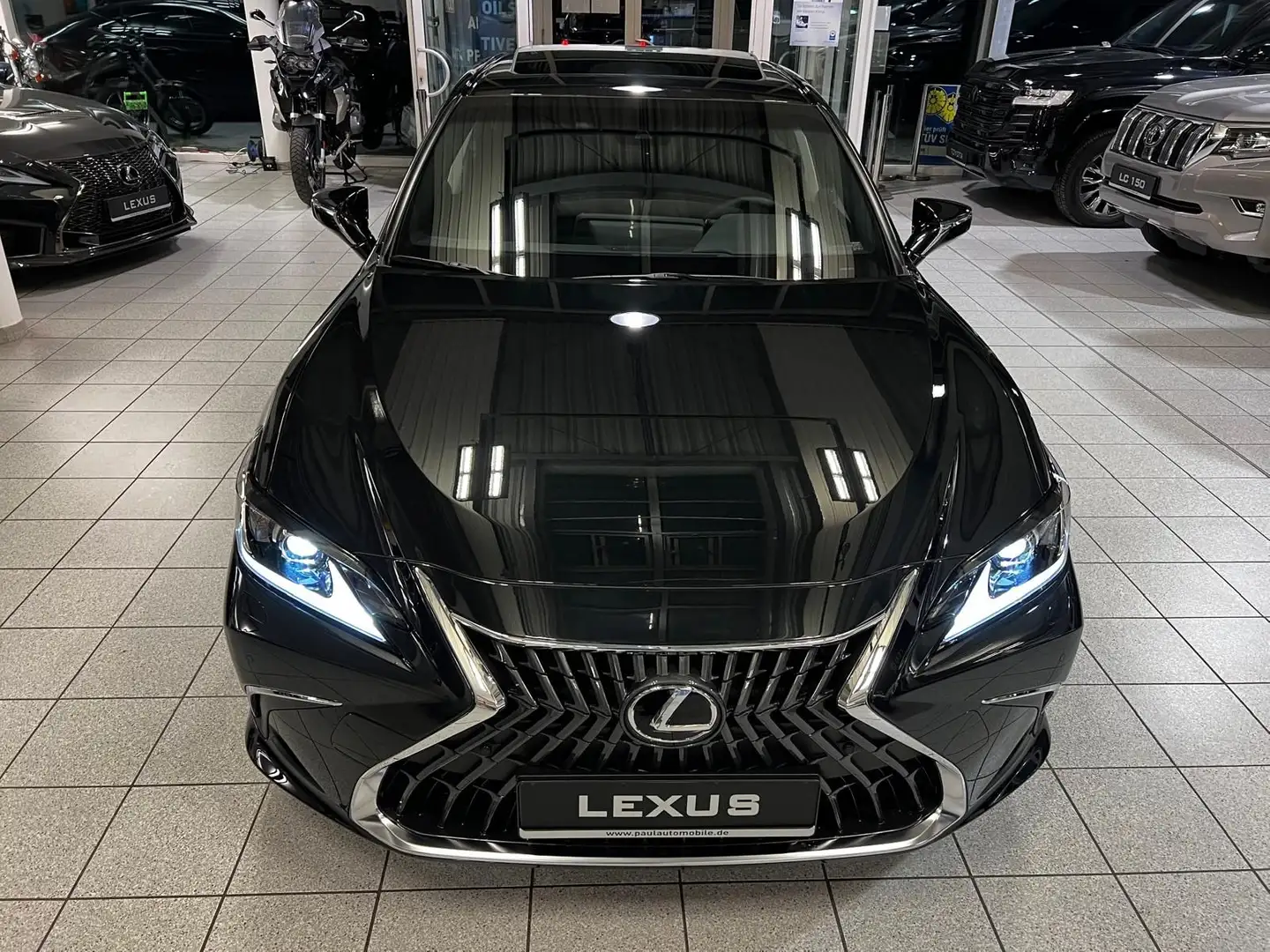 Lexus ES 300 h - PREMIUM NAVI 12.3-GLASS.-PROD. 01-2024 Černá - 2
