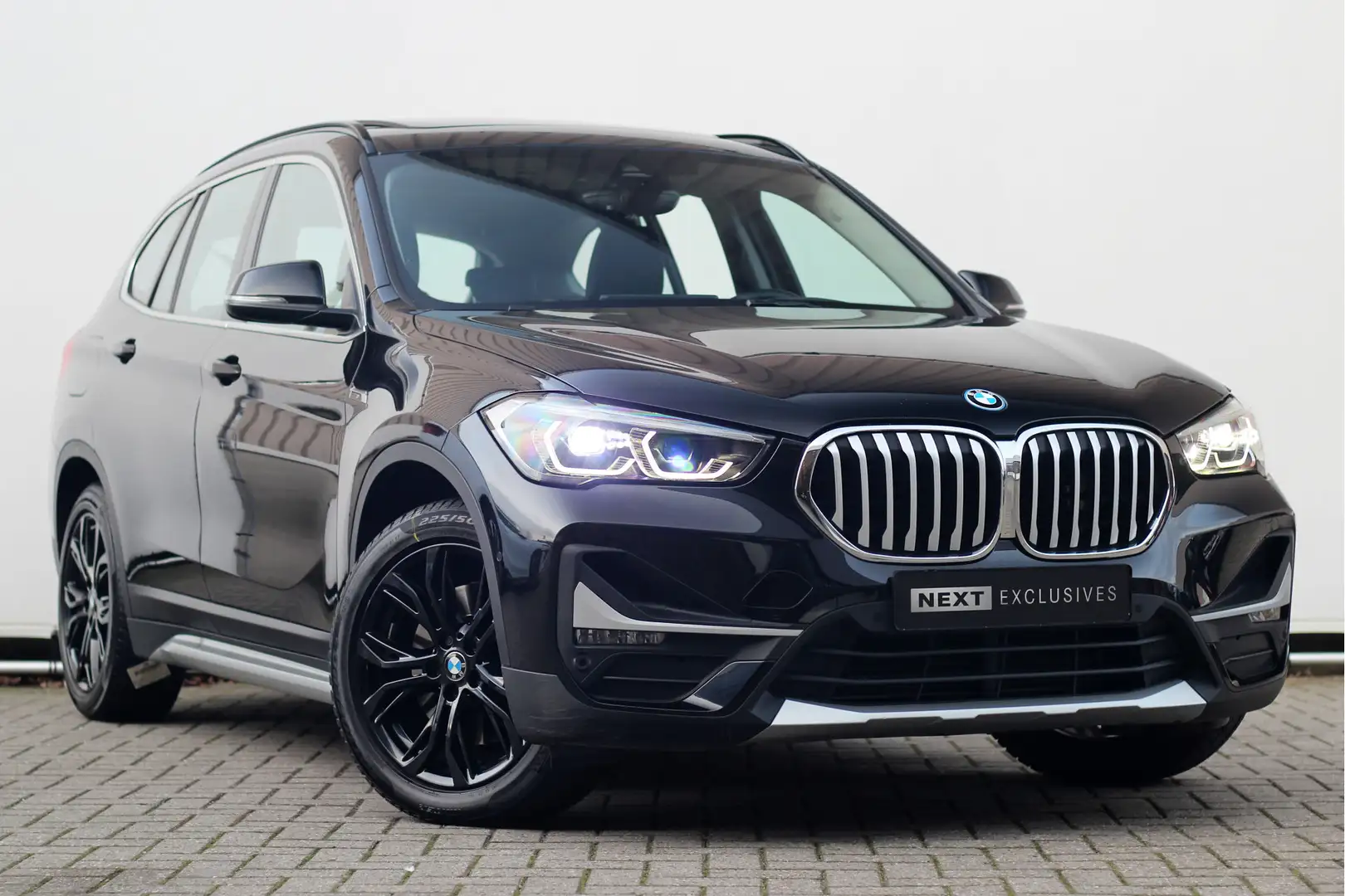 BMW X1 xDrive25e High Executive | Pano | Head-up | Camera Negro - 1