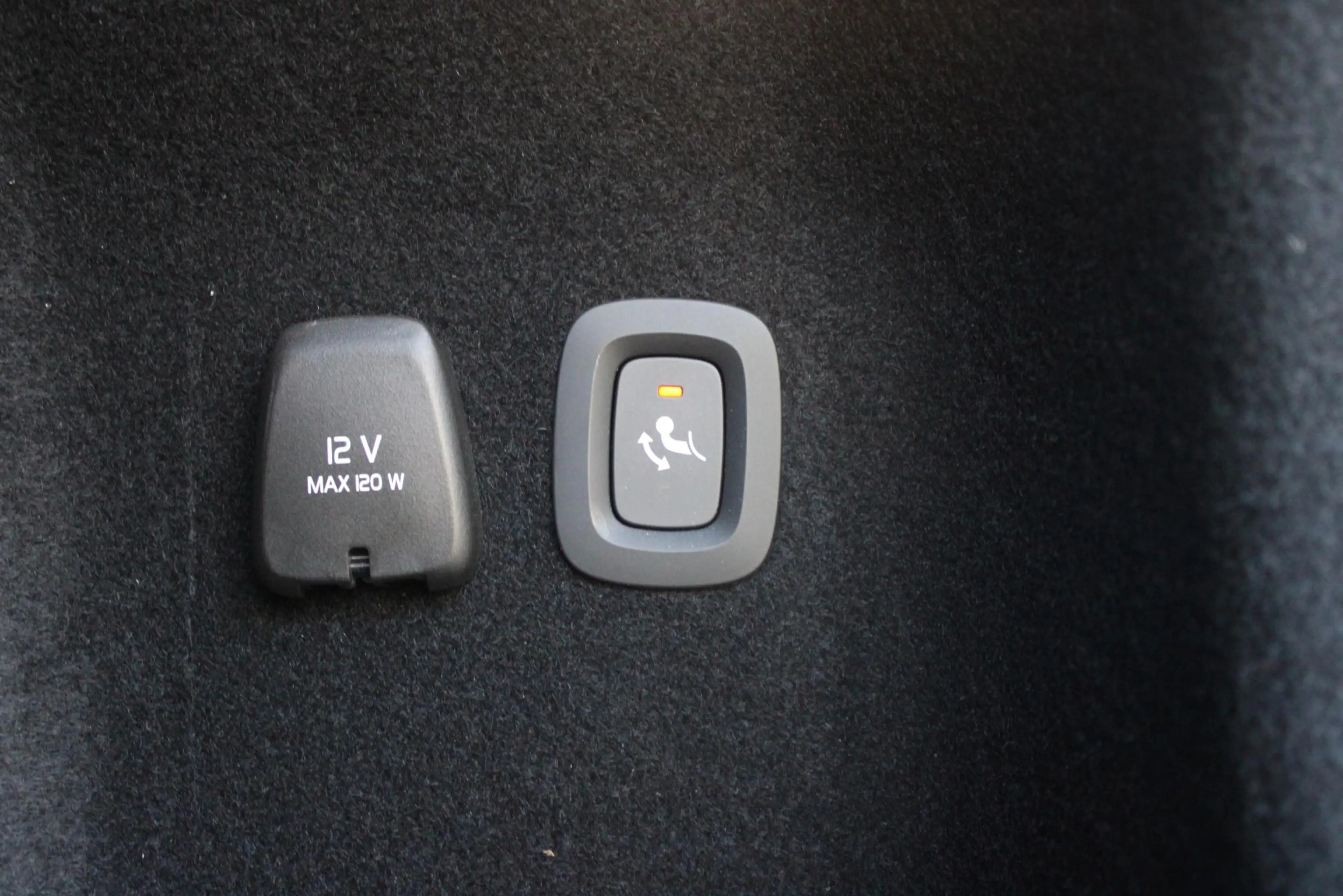 Volvo V60 T8 Plug-in hybrid AWD Ultra Dark | Panoramadak | T — photo 14