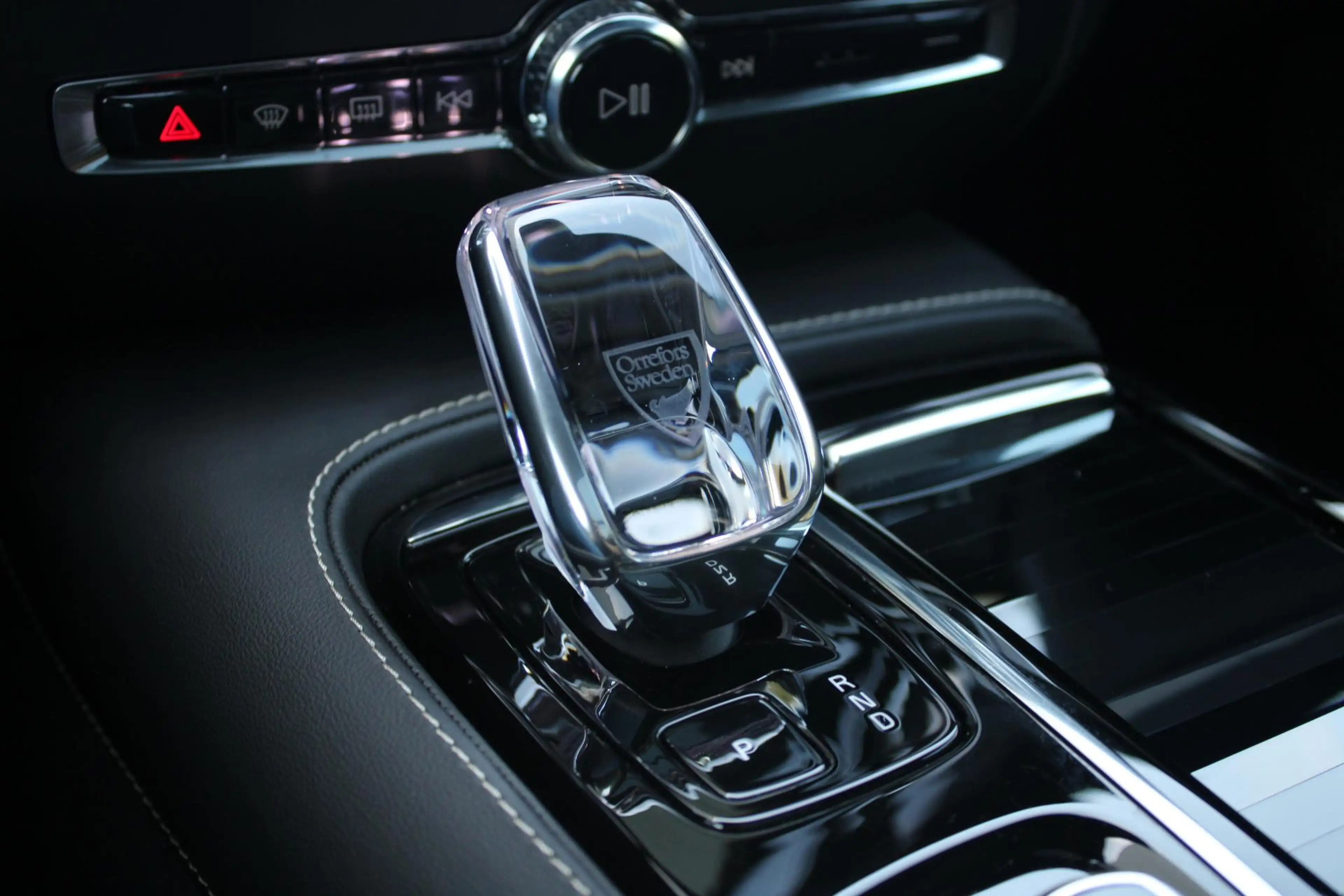 Volvo V60 T8 Plug-in hybrid AWD Ultra Dark | Panoramadak | T — photo 11