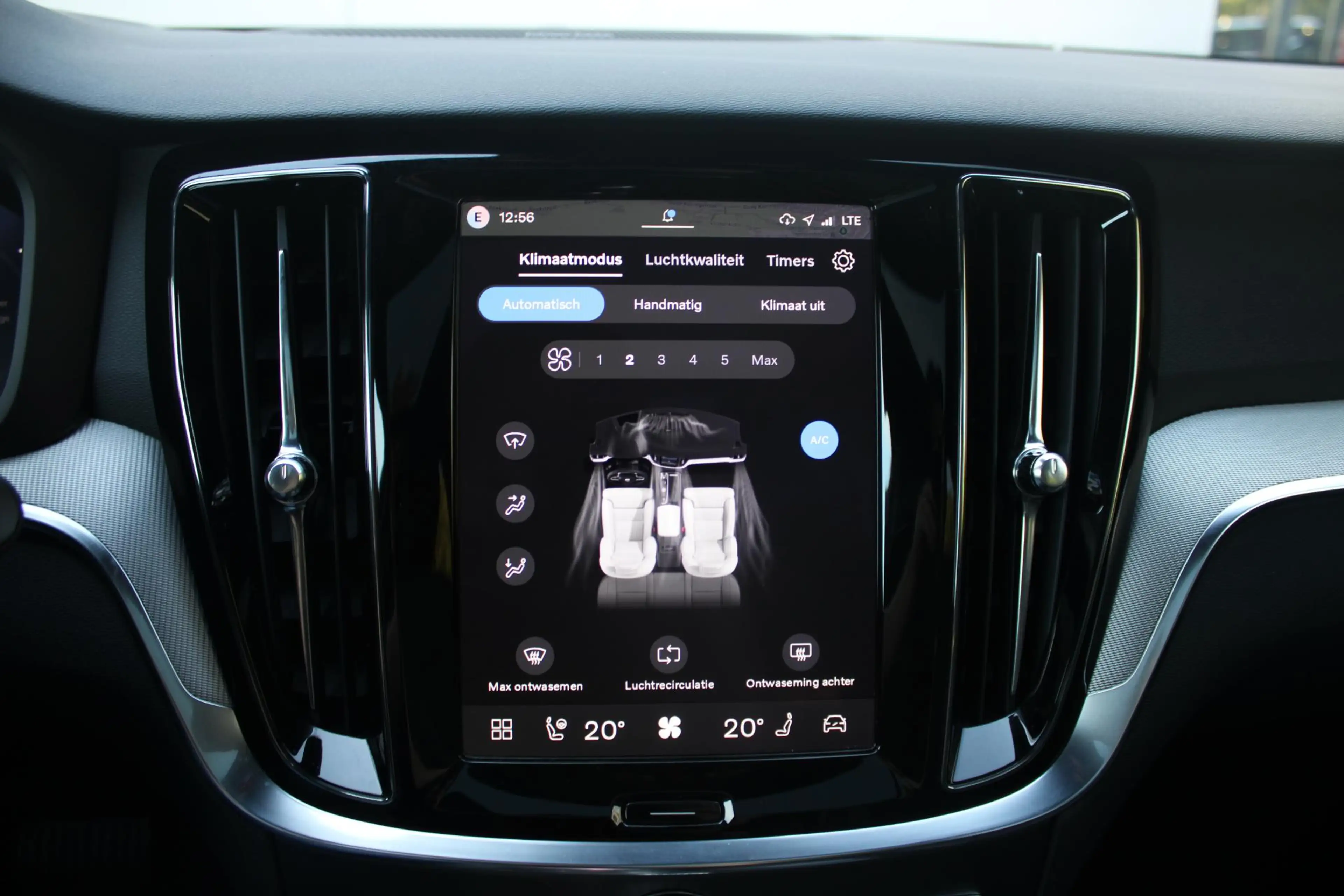 Volvo V60 T8 Plug-in hybrid AWD Ultra Dark | Panoramadak | T — photo 10