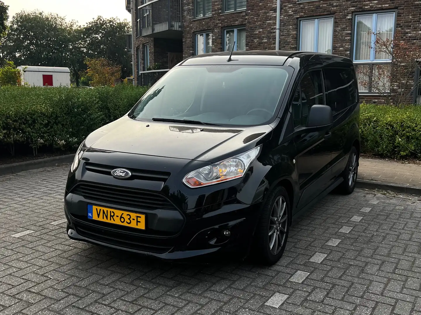 Ford Transit Connect Transit Connect 1.0 Ecoboost L1 Tr. Zwart - 1