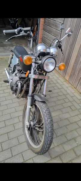 Yamaha XJ 550 - foto 2
