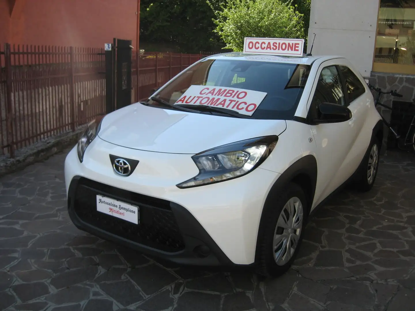 Toyota Aygo X 1.0 Active 72cv s-cvt  SOLO KM 22.000 CERTIFIC Blanco - 1