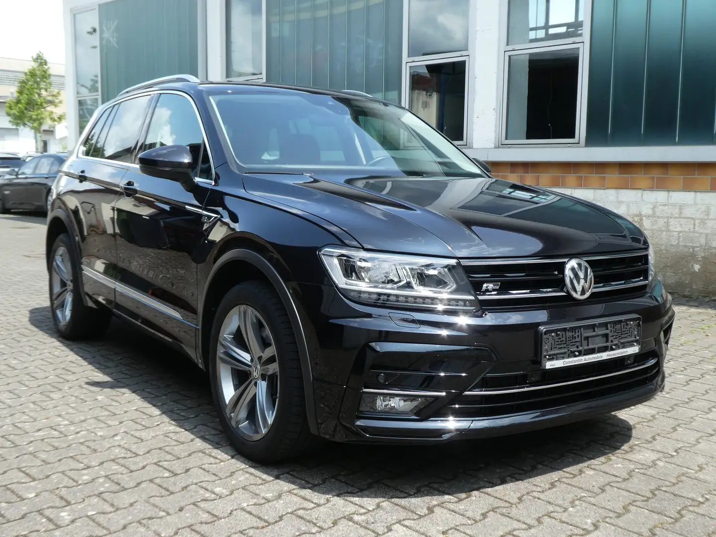 Volkswagen Tiguan R-Line 2.0 TSI DSG 4Motion LED ACC KAM Schwarz - 2