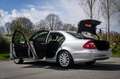 Mercedes-Benz E 240 Avantgarde Blijvend Youngtimer | Automaat | Leer | Gris - thumbnail 36