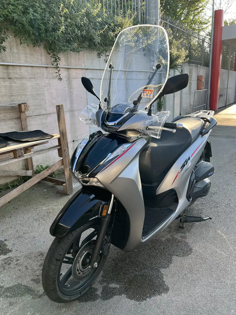 Honda SH 350i sport - 1