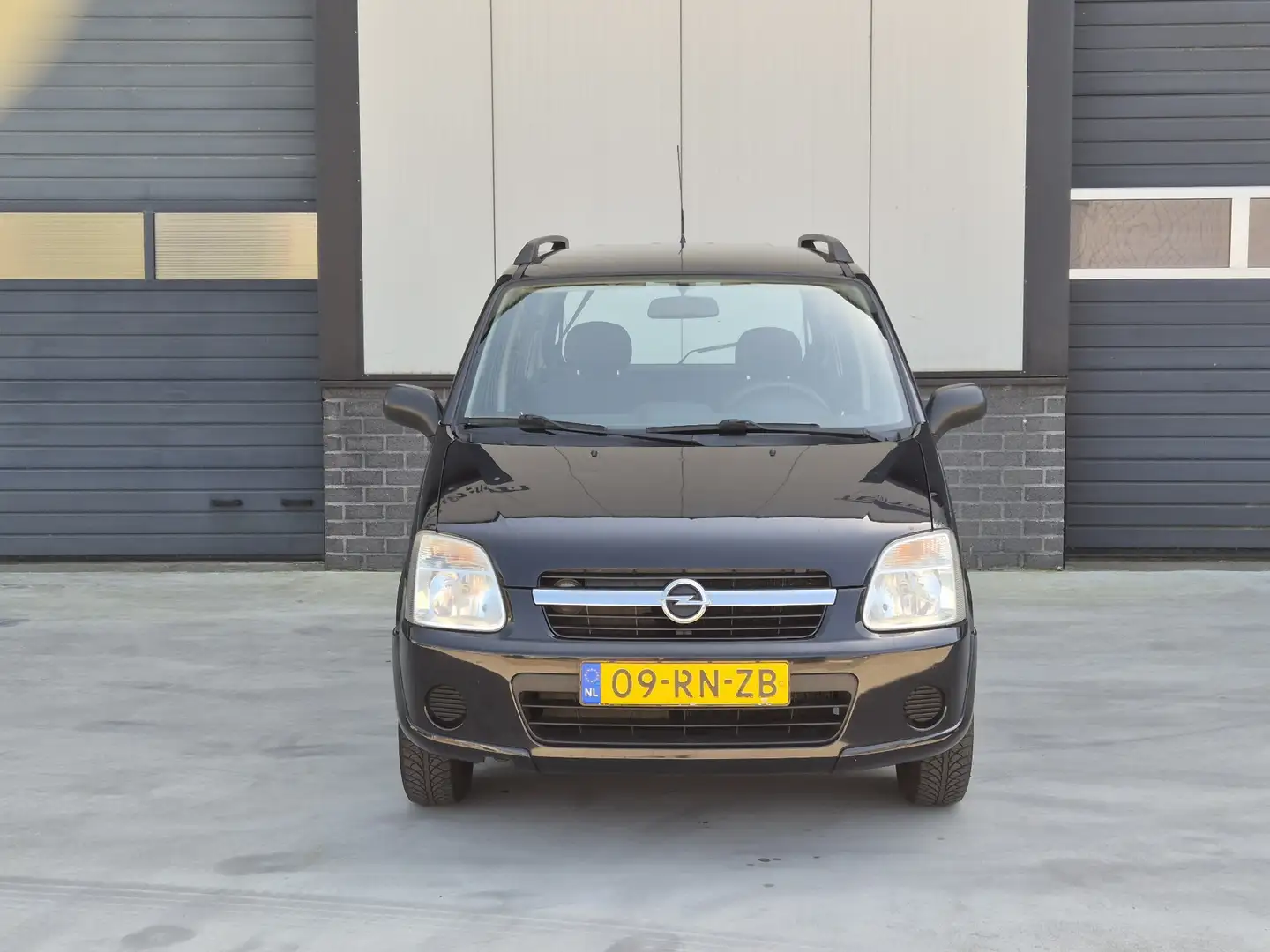 Opel Agila 1.2 twinport 2005 (nieuwe APK) Чёрный - 2