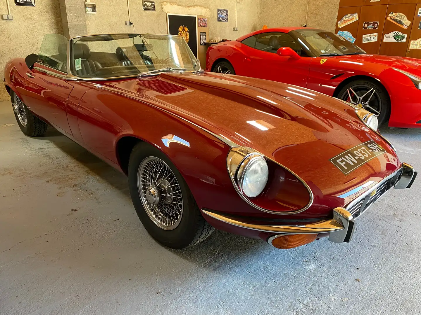Jaguar E-Type cabriolet série 3 Rouge - 1