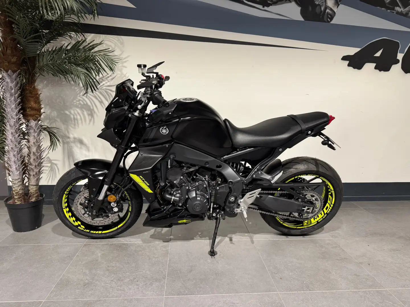 Yamaha MT-09 - 2