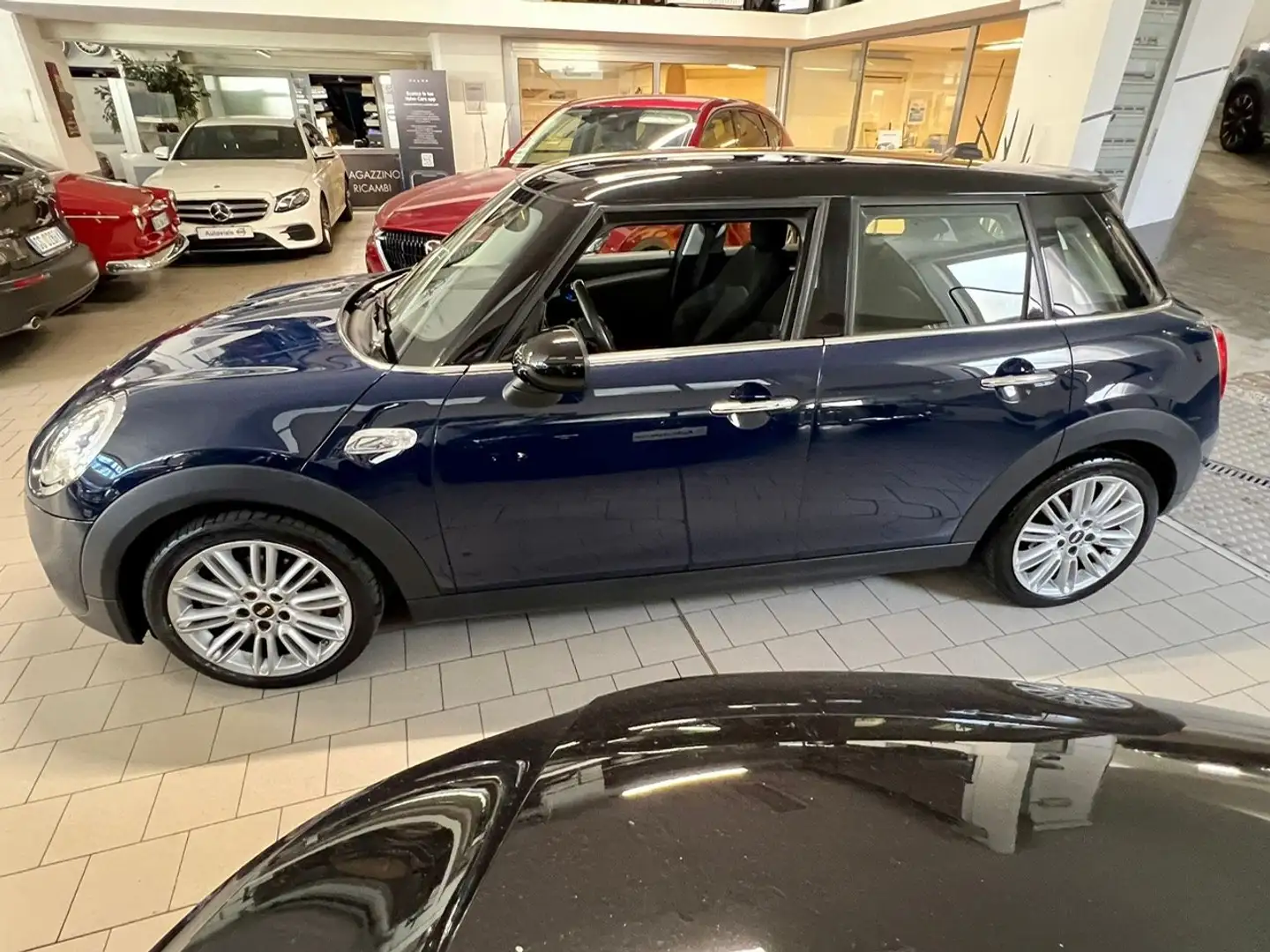 MINI Cooper SD Mini 2.0 Cooper SD Hype 5p auto Синій - 2