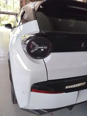 Lancia Ypsilon view 11