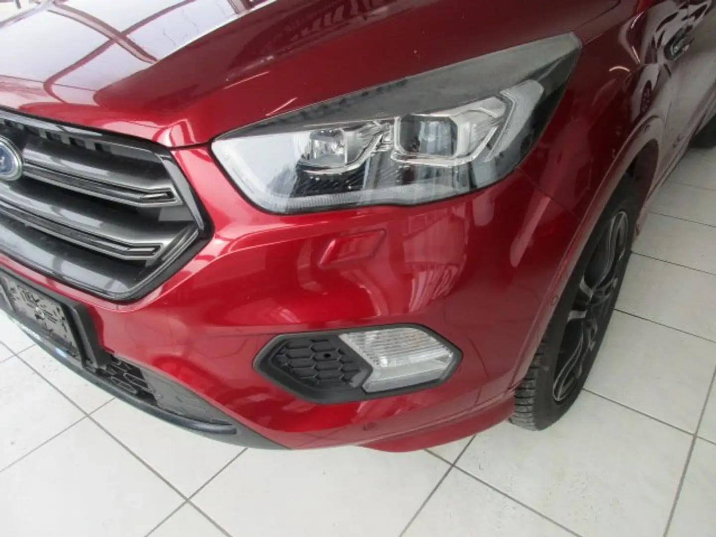 Ford Kuga ST-Line Rojo - 2