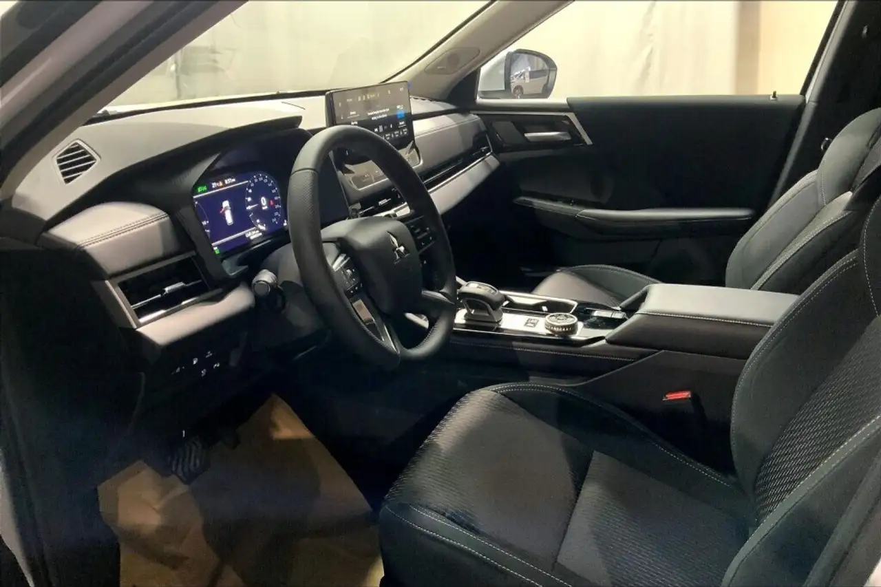 Mitsubishi Outlander снимка Mitsubishi Outlander