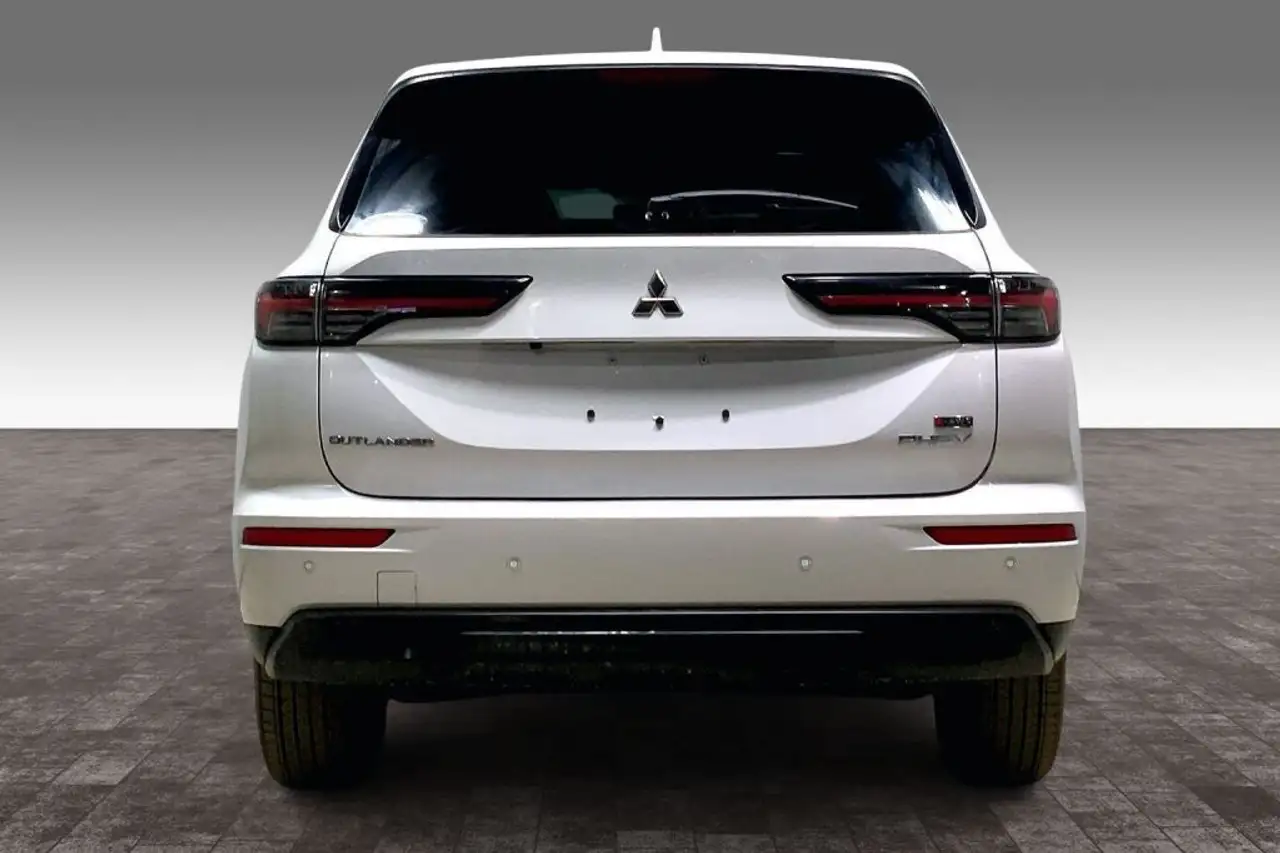Mitsubishi Outlander снимка Mitsubishi Outlander
