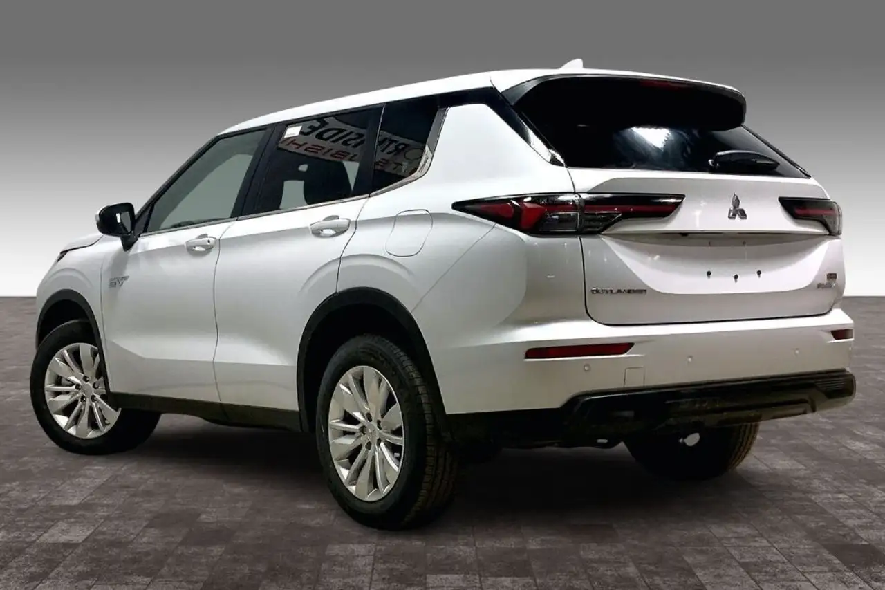 Mitsubishi Outlander снимка Mitsubishi Outlander