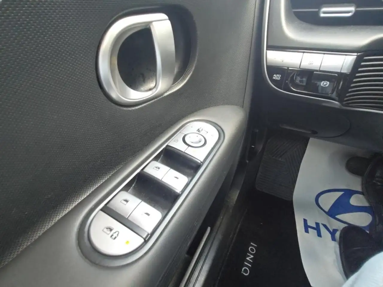 Hyundai IONIQ 5 снимка Hyundai IONIQ 5