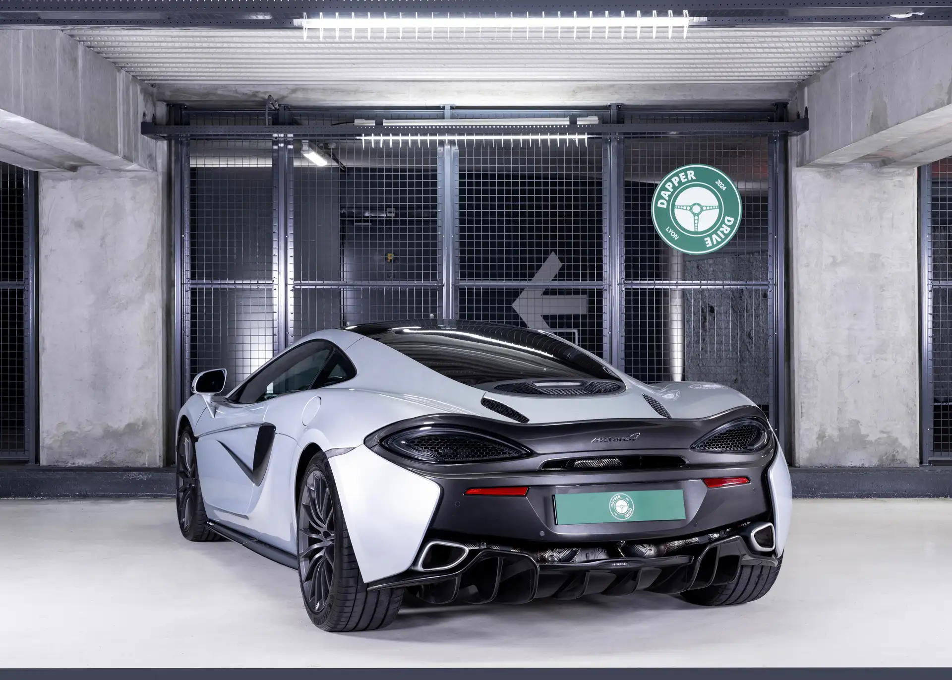 맥라렌 570 Sport Coupe 2017 화이트 사진 3