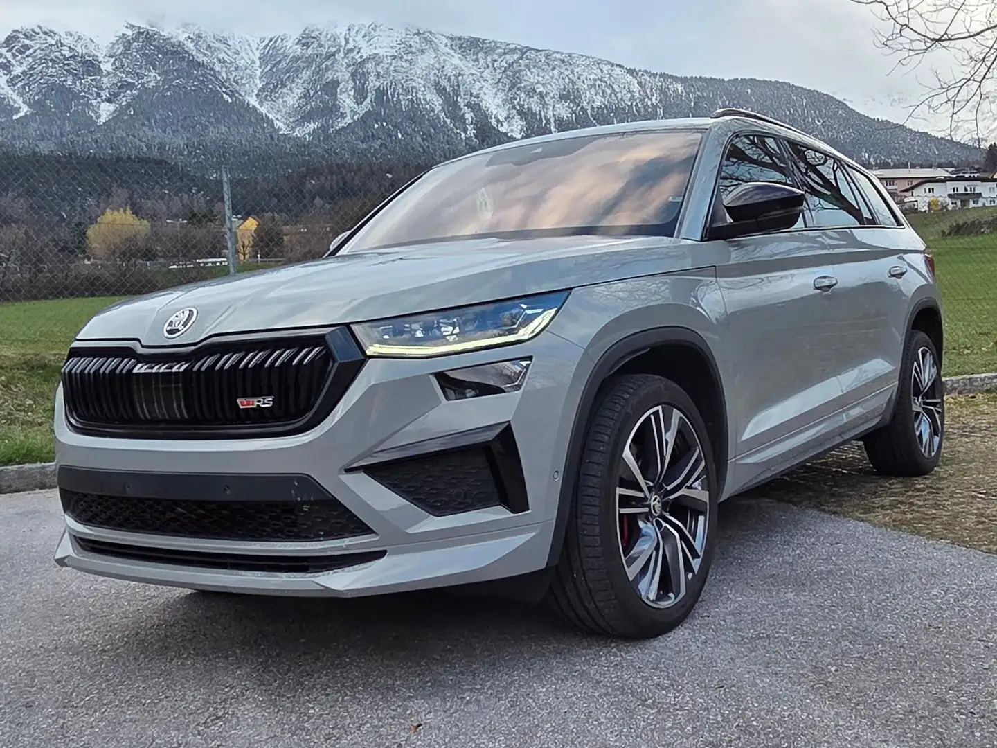Skoda Kodiaq Kodiaq 2,0 TSI 4x4 RS DSG RS Grau - 2