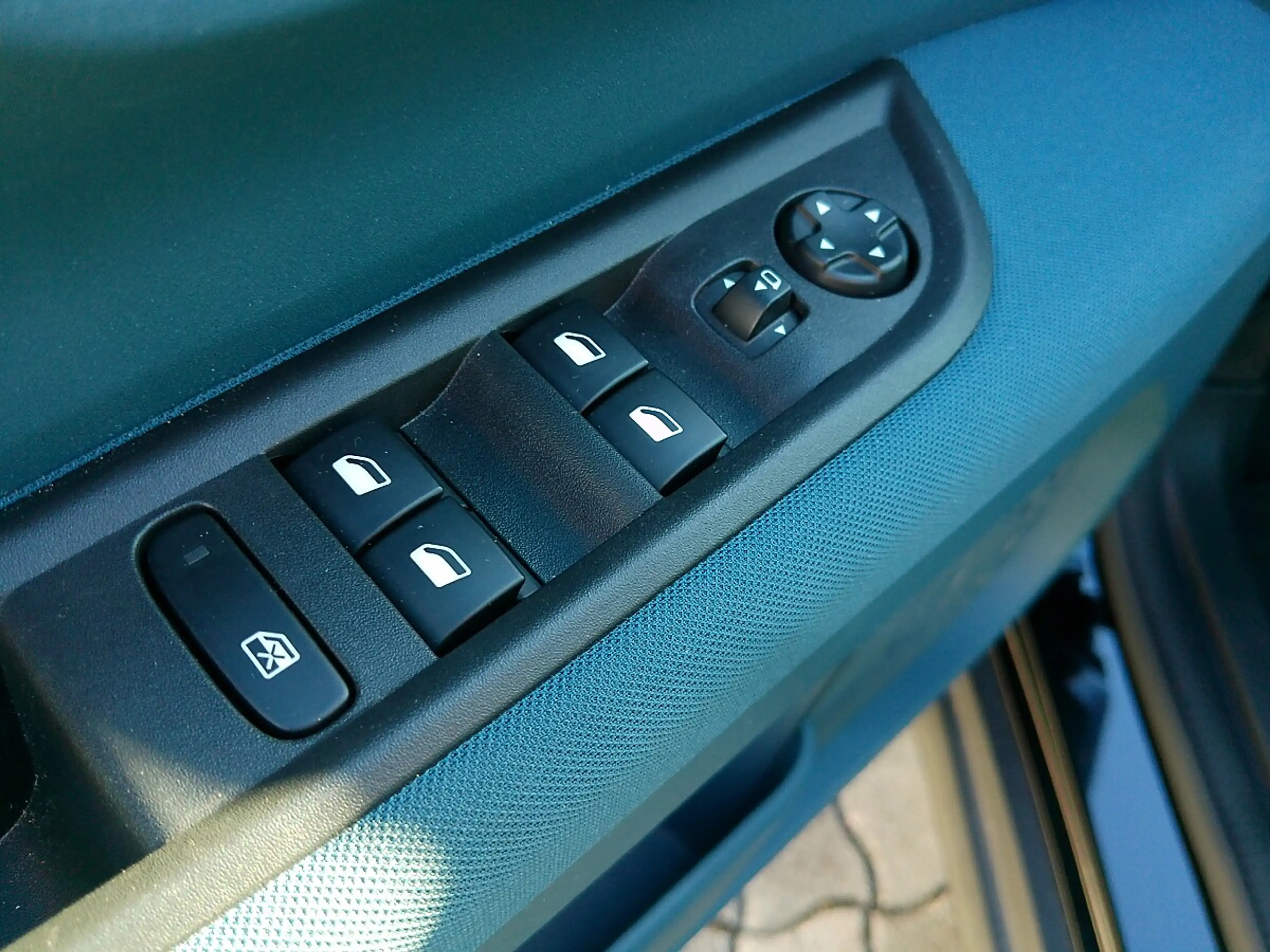 Fiat Grande Panda Hybrid mHEV 110 6-Gang eDCT La Prima — photo 8