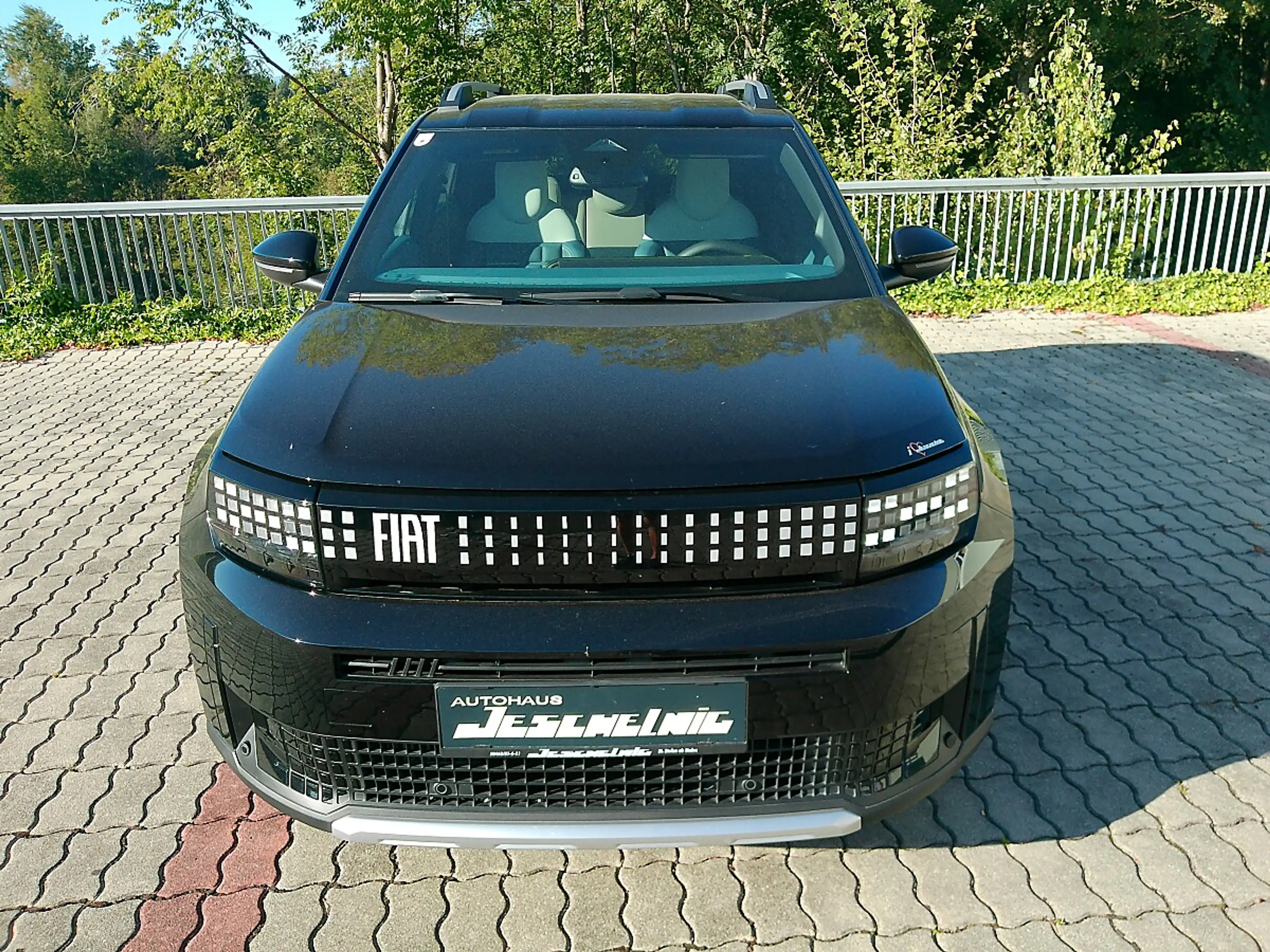 Fiat Grande Panda Hybrid mHEV 110 6-Gang eDCT La Prima — photo 2