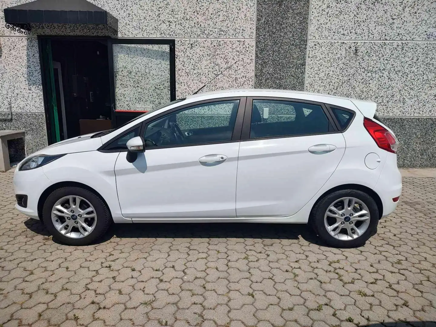 Ford Fiesta 1.0 EcoBoost 100CV 5 porte Weiß - 2