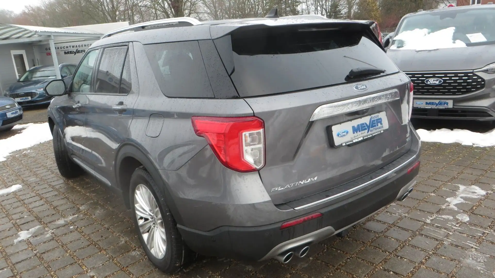 Ford Explorer Platinum Plug-in-Hybrid 4x4 Grau - 2