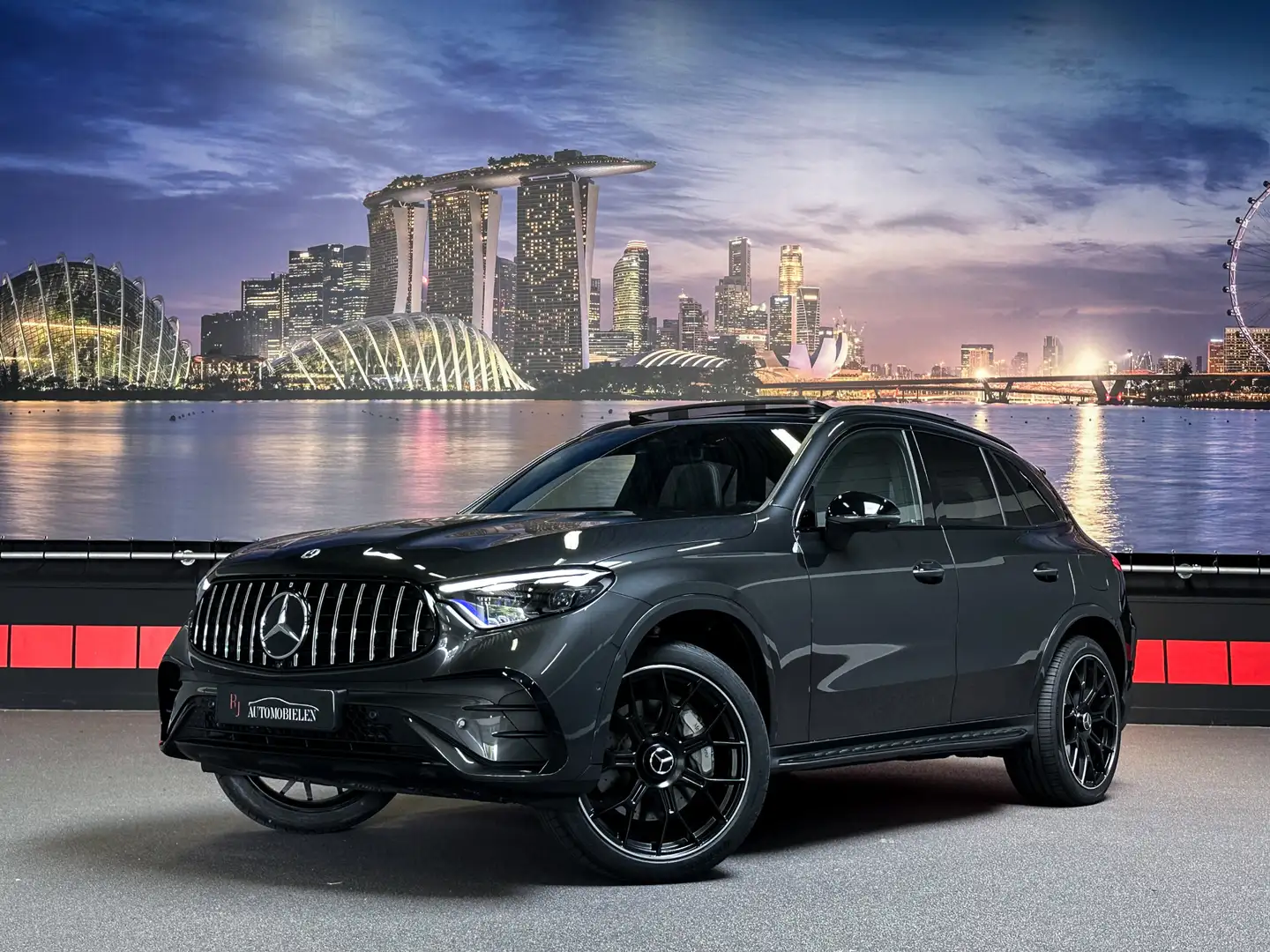 Mercedes-Benz GLC 63 AMG 300e 4MATIC Pack NL NAP |HUD|Memory|Leder|Digital Gris - 1