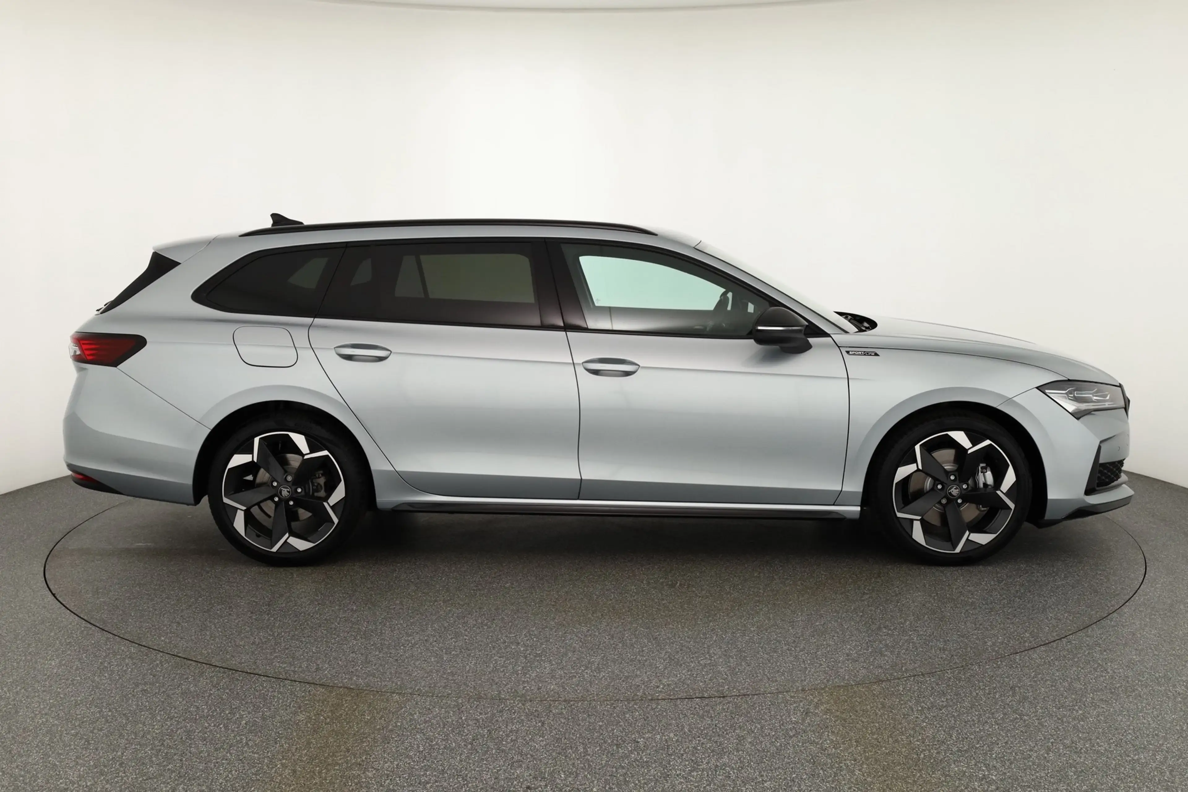 Skoda Superb Combi Sportline 2.0 TSI DSG LED ACC AHK — photo 6