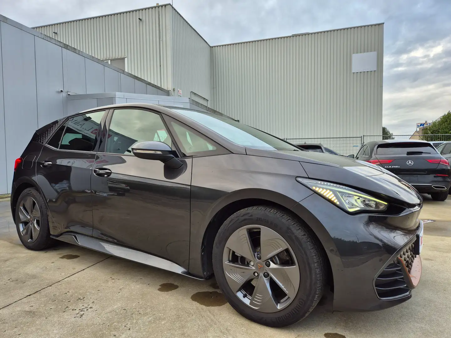 CUPRA Born 62 kWh // 204CV // 36.832 KM !! 2023 !! Gris - 1