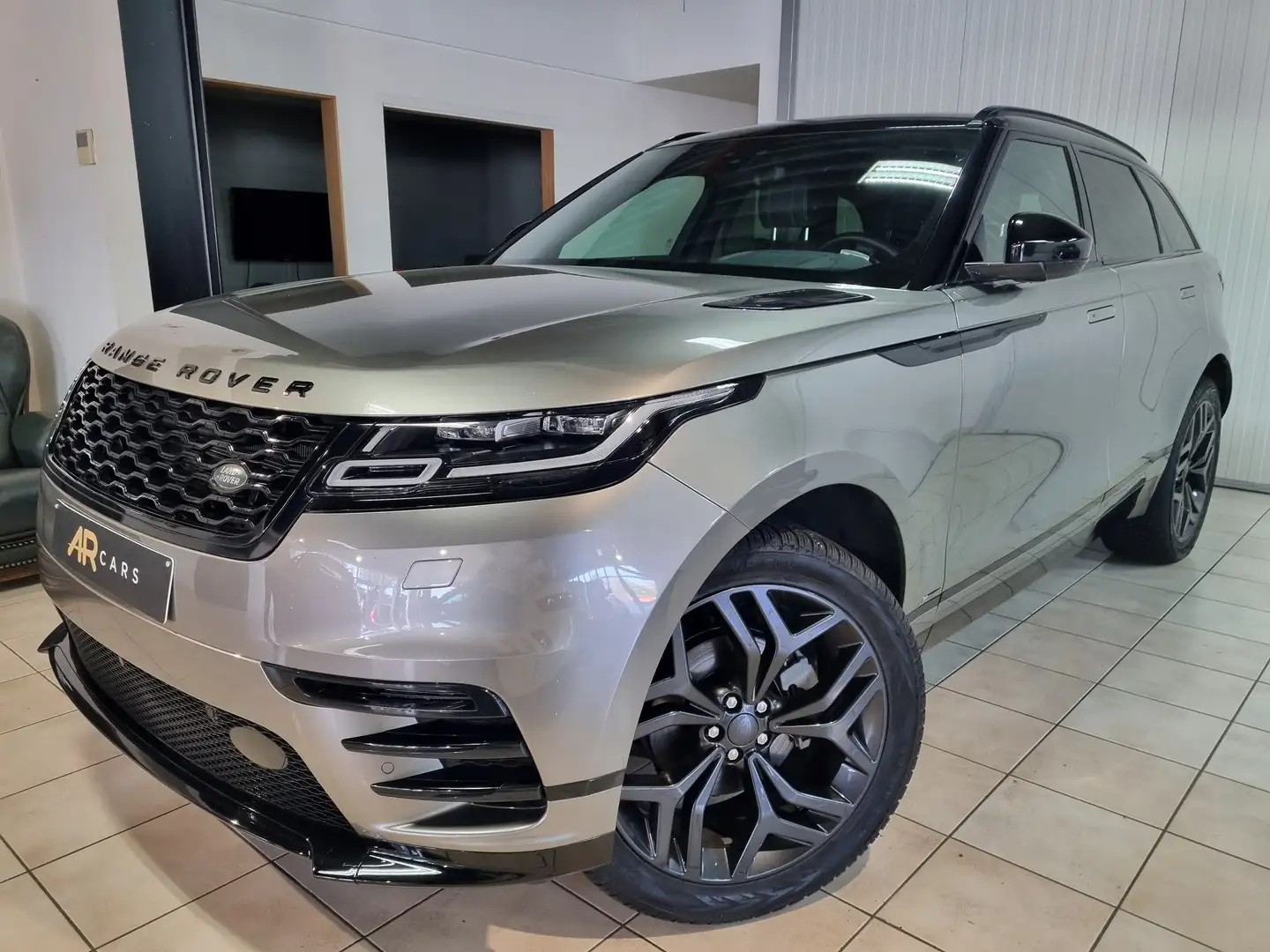 Land Rover Range Rover Velar 2.0 TD4 R-Dynamic HSE Grey - 1