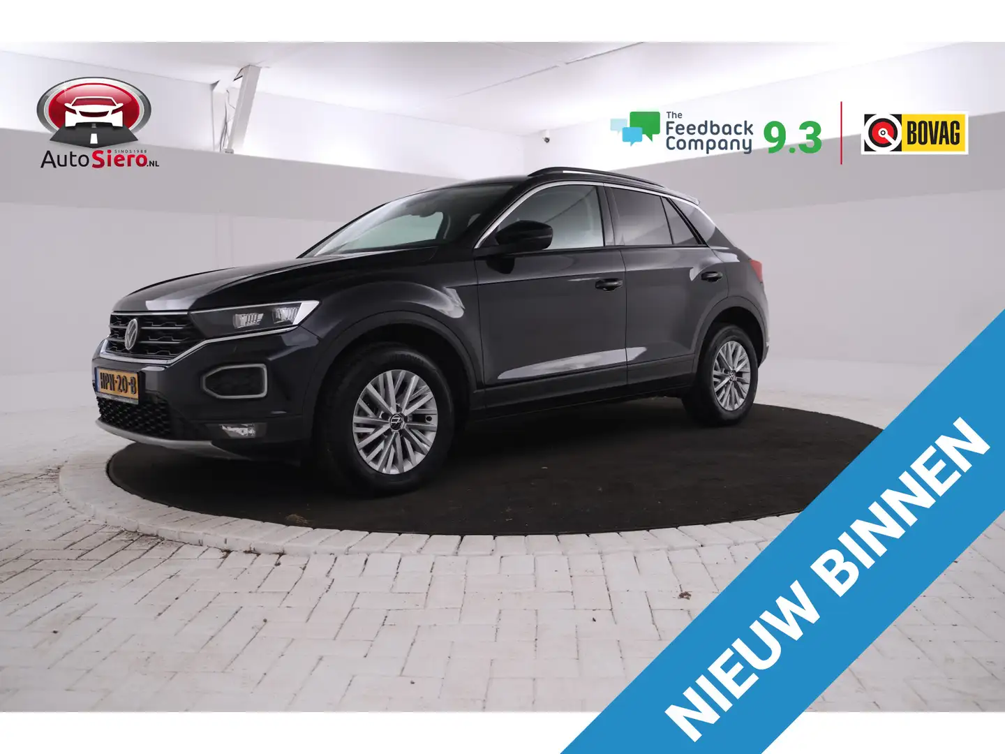 Volkswagen T-Roc 1.0 TSI Style Business extreem weinig kms! Zwart - 1