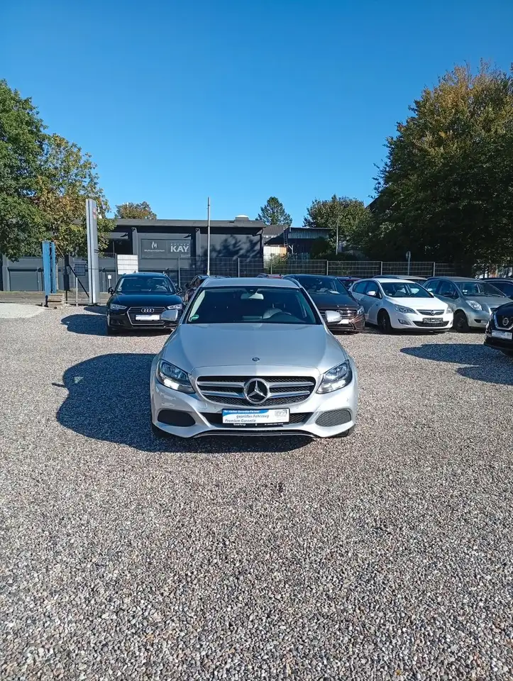 Mercedes-Benz C 220