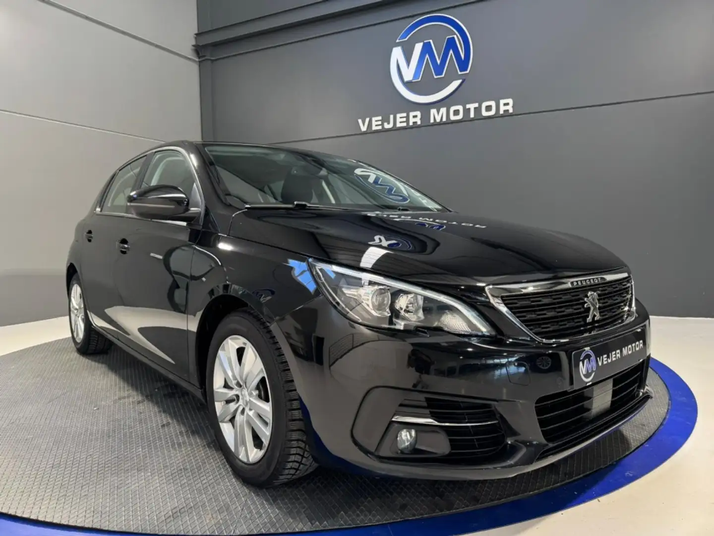 Peugeot 308 1.5BlueHDi S&S Active 100 Schwarz - 1