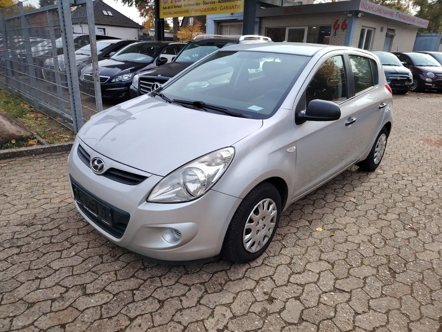 Hyundai i20 / Klimaanlage / El. Fensterheber / Argent - 1