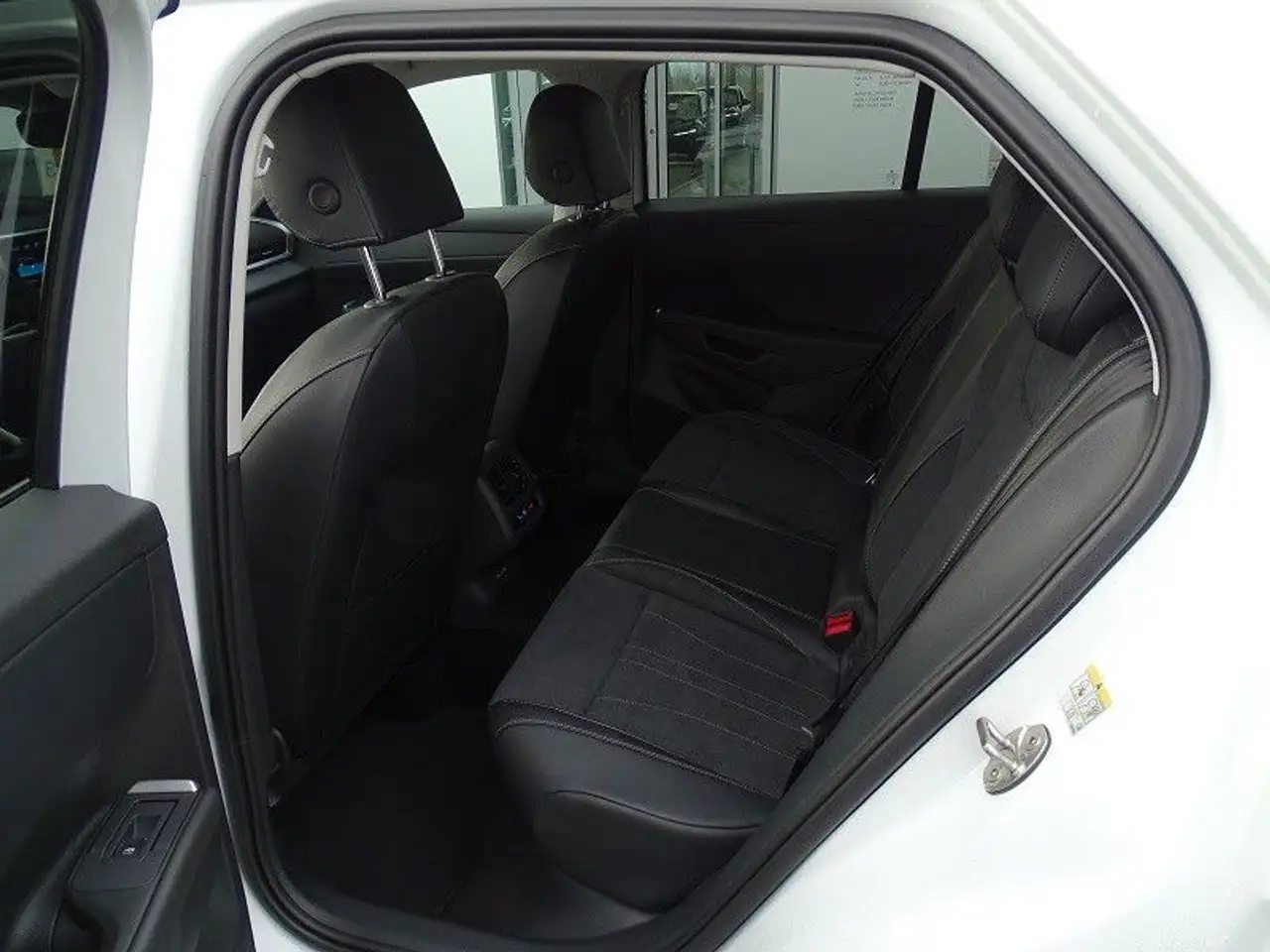 Volkswagen T-Roc 1.5 eTSI DSG Style - incl. WR 12